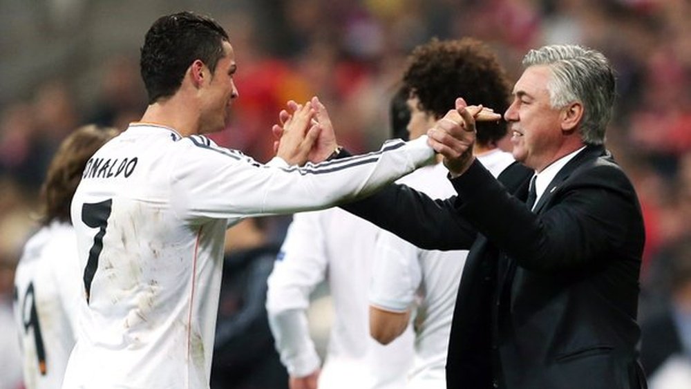Carlo Ancelotti comandou o Real entre 2013 e 2015. Twitter
