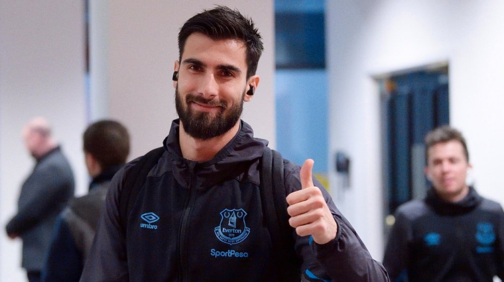 André Gomes, convocado pero en el banquillo. Everton