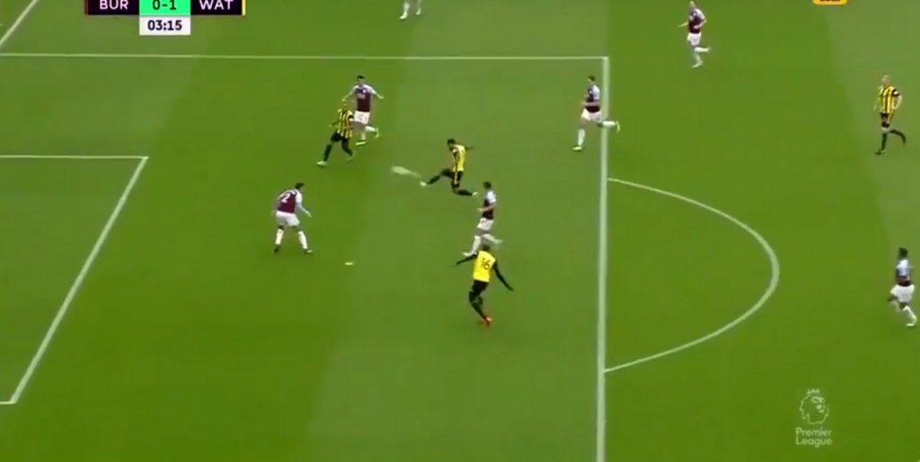 Andre Gray volleyed Watord ahead against Burnley. Captura