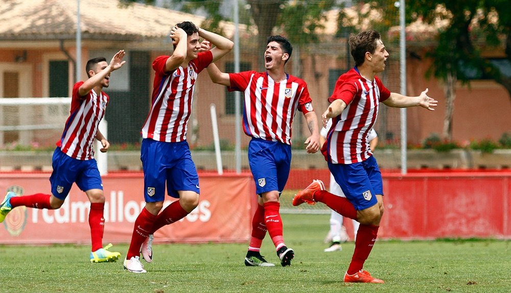 Solano debutó con el Atlético. ClubAtleticodeMadrid