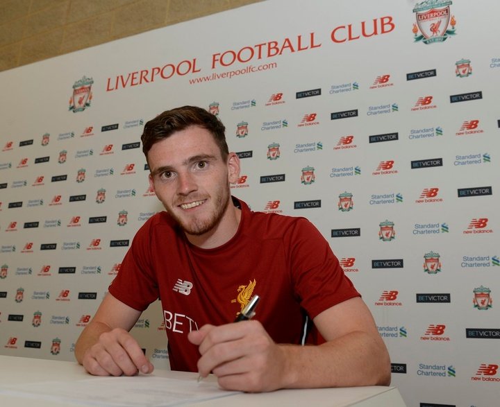 OFICIAL: Liverpool contrata Robertson