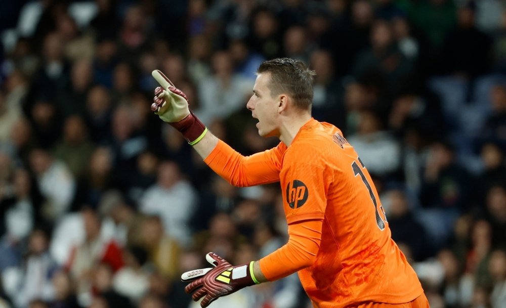 Lunin could leave Real Madrid this summer. EFE