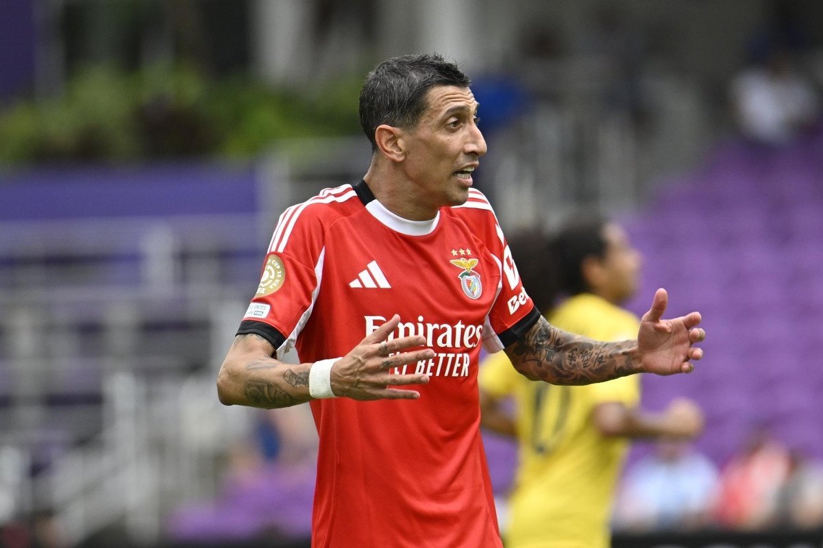 Ángel Di María se marchará del Benfica con el número 50 debajo del brazo. EFE