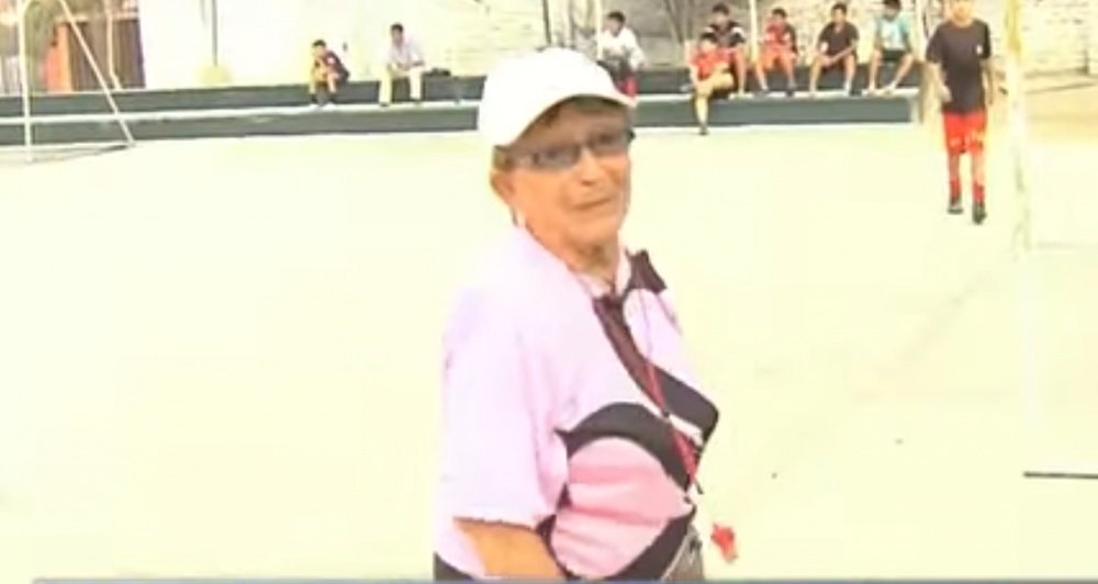 Angélica Ramos es la entrenadora más longeva del mundo. YouTube