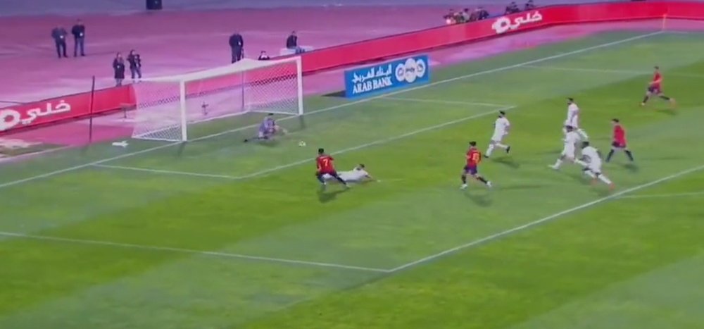 Ansu Fati put Spain in the lead with the help of the Jordan goalkeeper. Screenshot/TVE