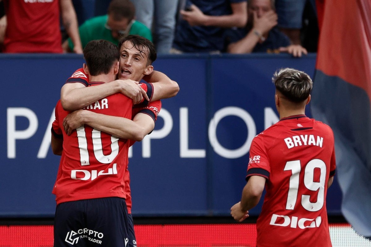 Europa y la permanencia, en juego en El Sadar. EFE
