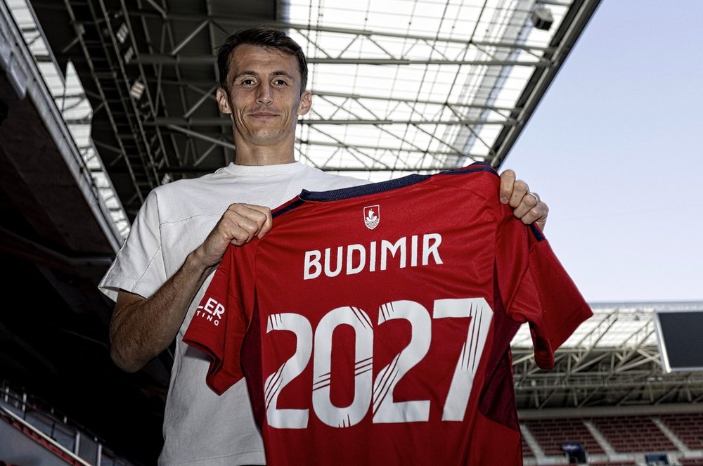 Ante Budimir, renovado hasta 2027. Twitter/Osasuna