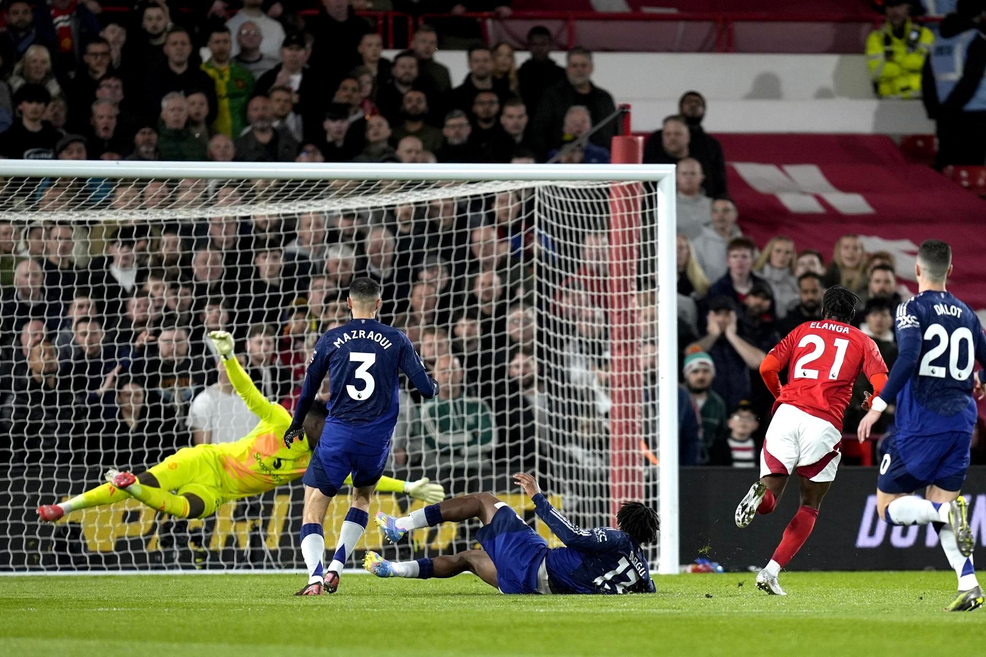 Un fogonazo de Elanga acerca más la meta del Nottingham Forest