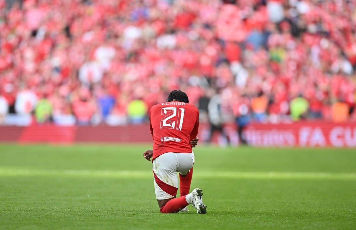 El Newcastle pagará 64 millones por Elanga. EFE/Vince Mignott