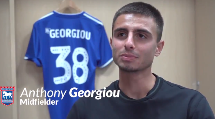 Georgiou jugará cedido en el Ipswich Town hasta enero