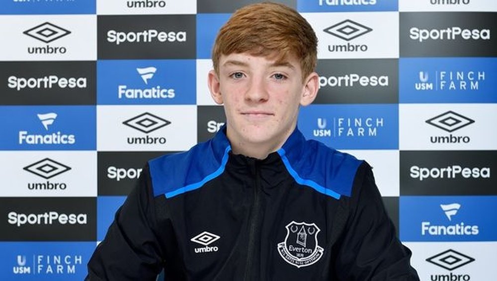 El centrocampista ya ha debutado con el primer equipo. Twitter/EvertonFC