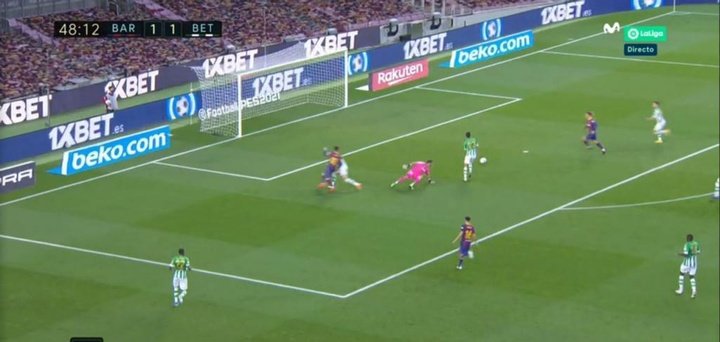 Griezmann makes up for penalty miss with goal after brilliance from Messi