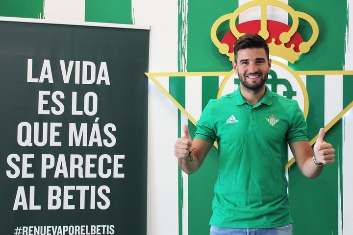 OFICIAL: Betis consegue o empréstimo de Barragán