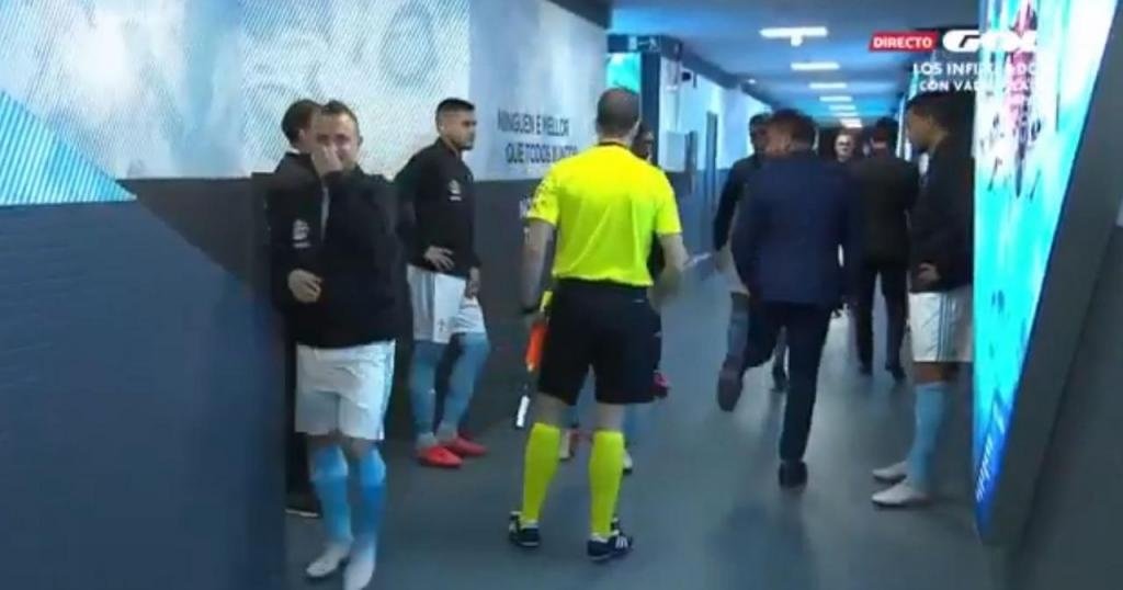 La guasa de Antonio Mohamed con un linier del Celta-Getafe