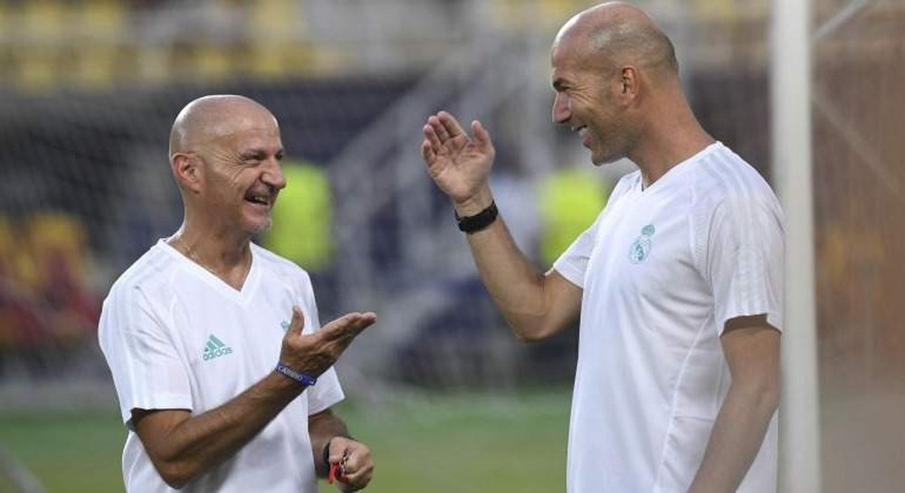 Conte 'roba' a Zidane a su mano derecha. EFE