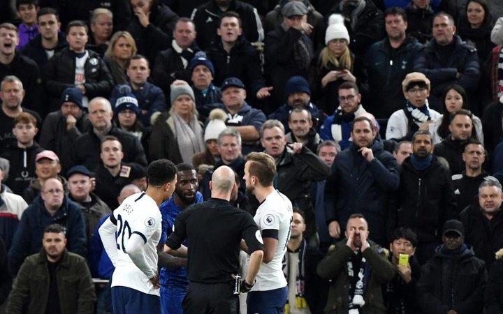El Tottenham iniciará una investigación por los cánticos racistas a Rüdiger