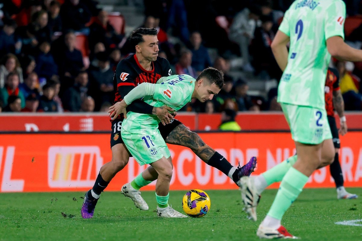 Marc Casadó se cagó cuando vio un vídeo de Flick abroncando a los jugadores de Alemania. EFE