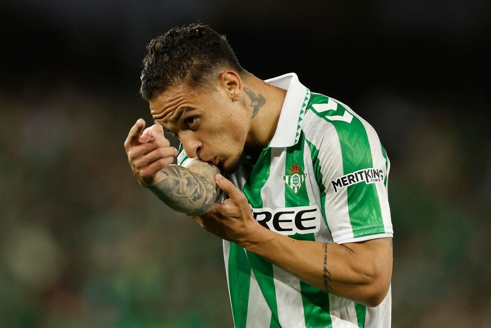Antony has made clear that his present focus is on enjoying life at Betis. EFE