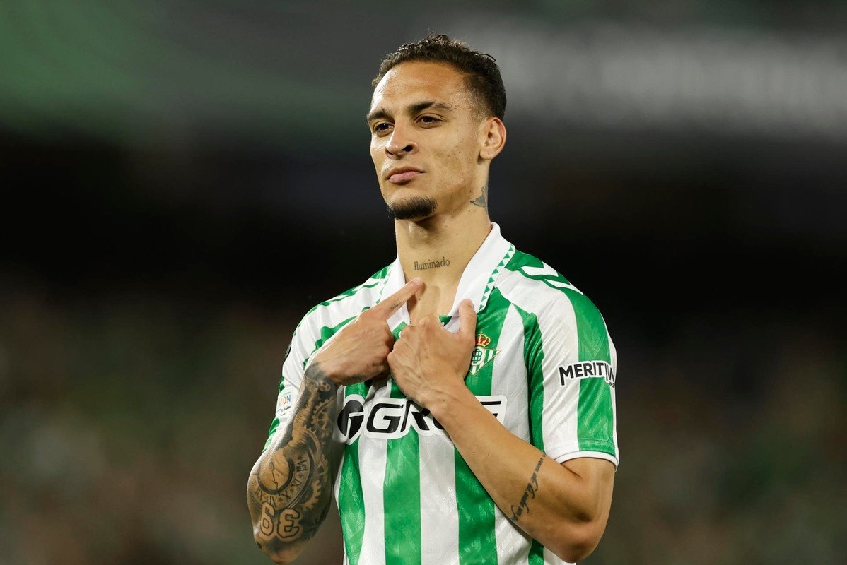Antony firmó la ventaja para Florencia. EFE