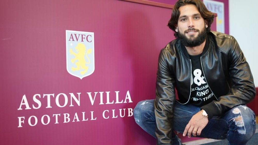 Jota signe à Aston Villa. AstonVilla