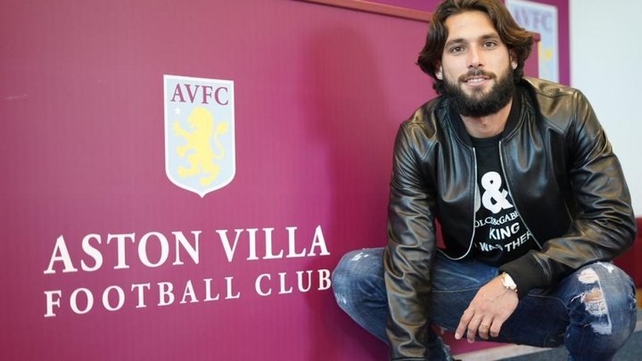 Jota signs for Aston Villa