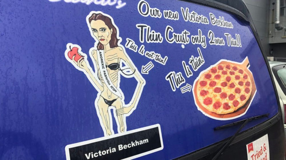 Victoria Beckham denunciará a la empresa por este anuncio. Twitter