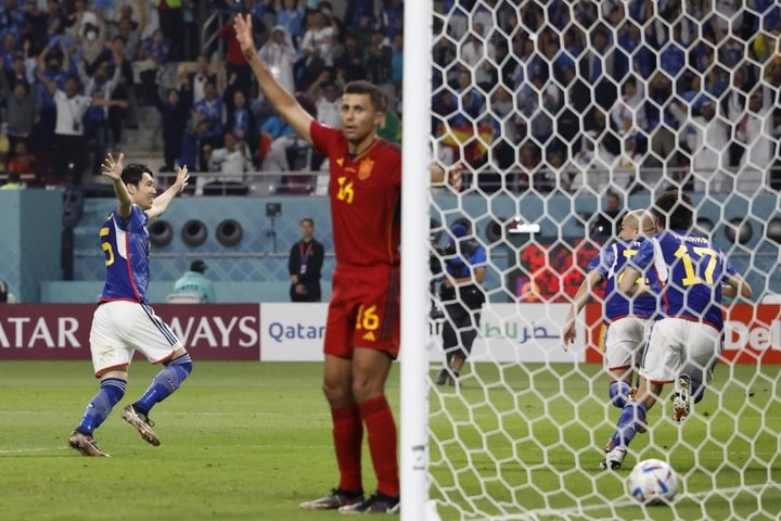 Spain were beaten by Japan, but luck went their way elsewhere. EFE