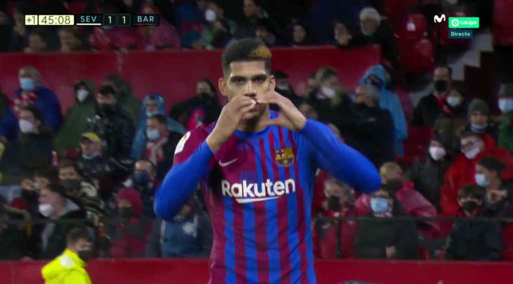 ï»¿PSG tempt Araujo