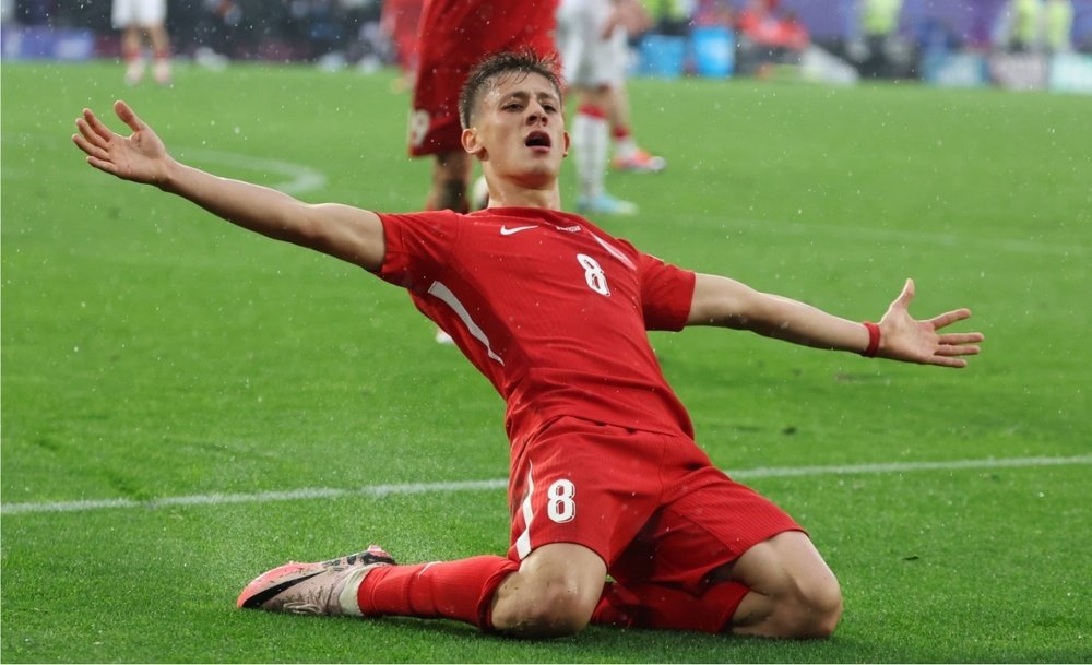 Ancelotti congratulated Guler on his EURO match. EFE