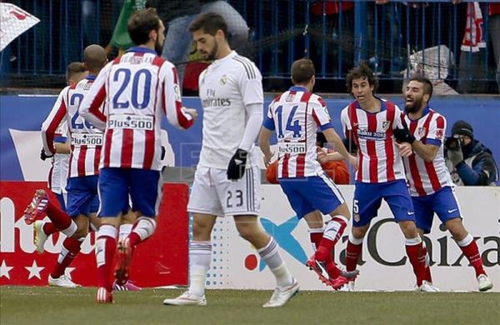 El Atlético acabó con el Madrid con una goleada que los 'colchoneros' jamás olvidarán. EFE