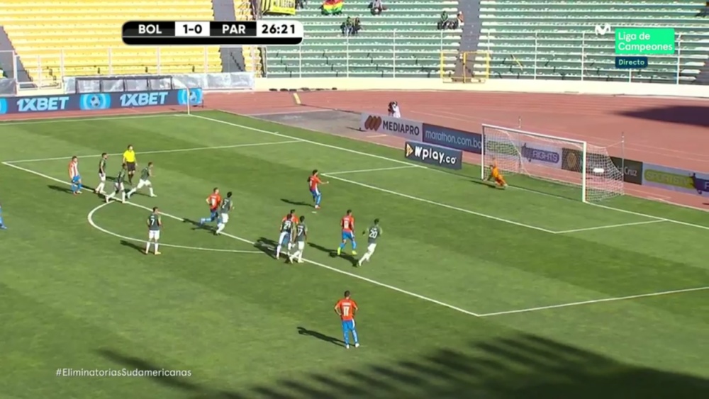 Sanabria falló un penalti en el 27' del Bolivia-Paraguay. Captura/MovistarLigadeCampeones