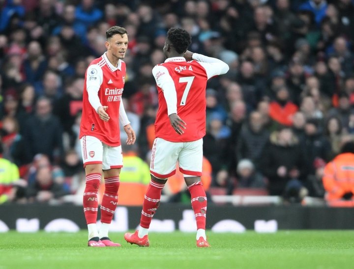 Arsenal stage epic fightback to maintain five-point lead over Man City