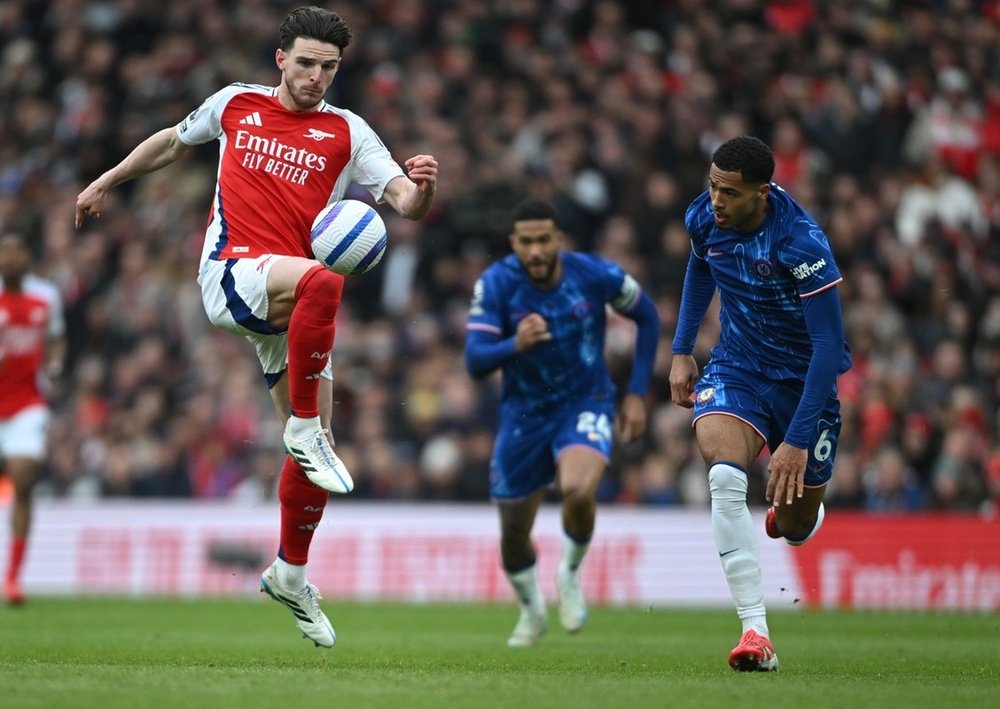 Rice (L) is eager to step up and contribute to a more vocal and united squad. EFE