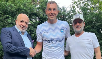Artem Dzyuba troca o futebol russo pelo turco, essa será a primeira experiência internacional do atacante de 33 anos.