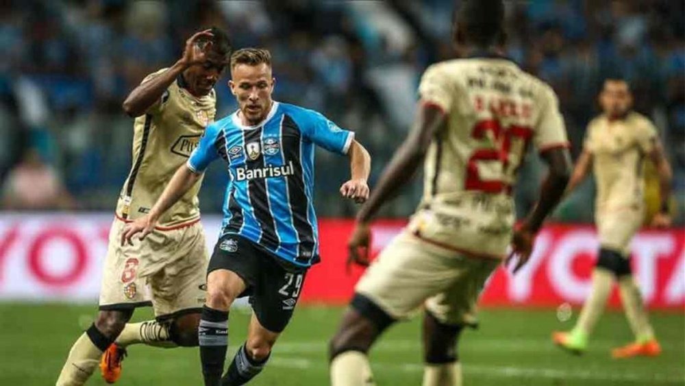 Gremio will not part with Arthur for less than his release clause. AFP