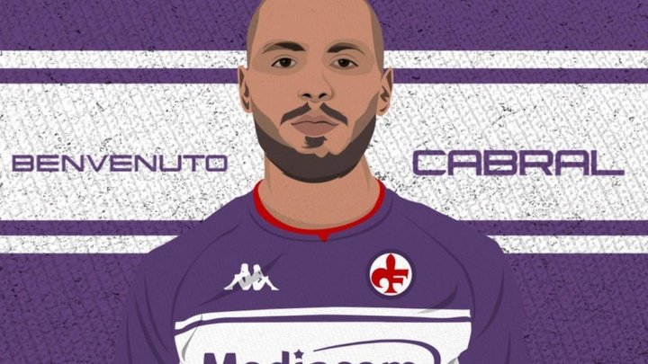 Arthur Cabral assina pela Fiorentina