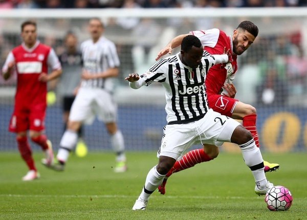 Chelsea target Juventus midfielder
