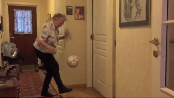 Esta abuela de 90 años es famosa ¡por su control del balón!