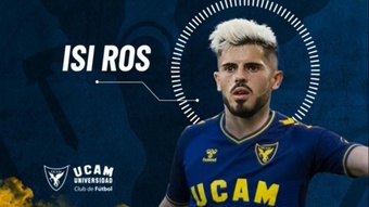 Isi Ros jugará cedido hasta final de curso en el BeSoccer La Condomina. Twitter/UcamMurciaCF