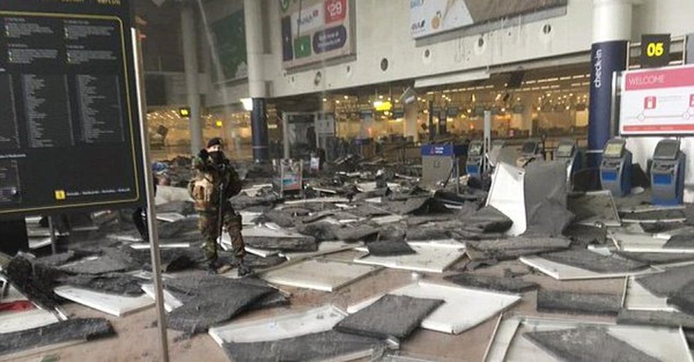 Así ha quedado el aeropuerto de Bruselas tras la explosión. Twitter