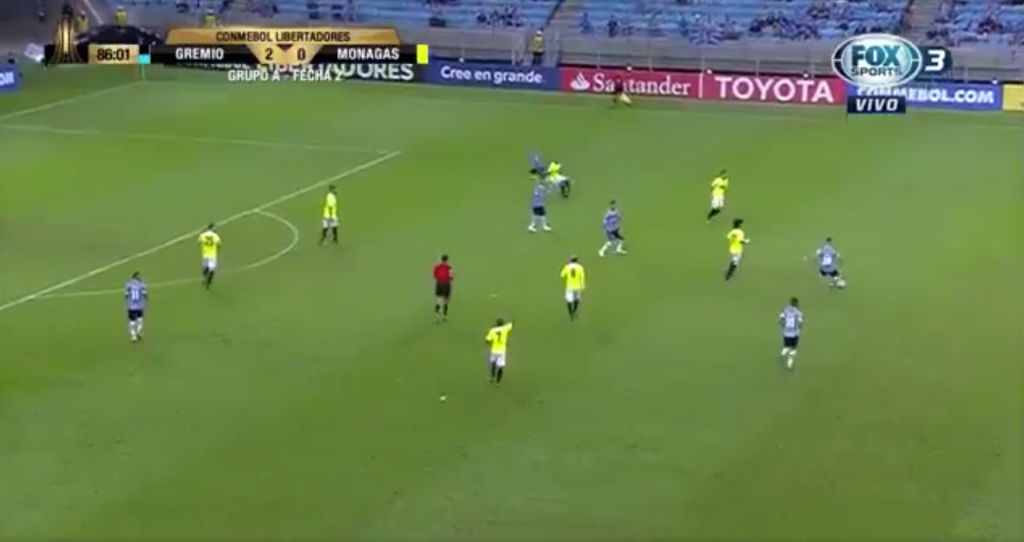 Arthur showed Barcelona his sublime passing ability