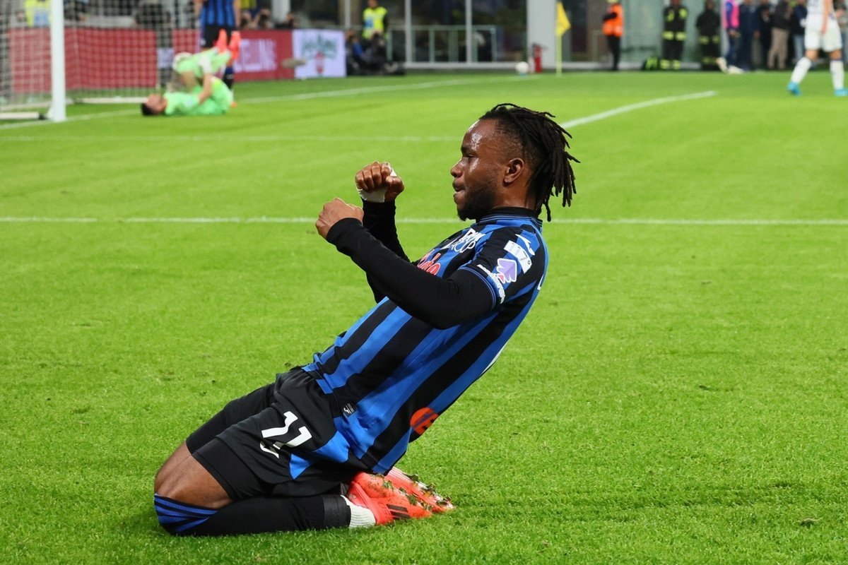 Atalanta hit Verona for six