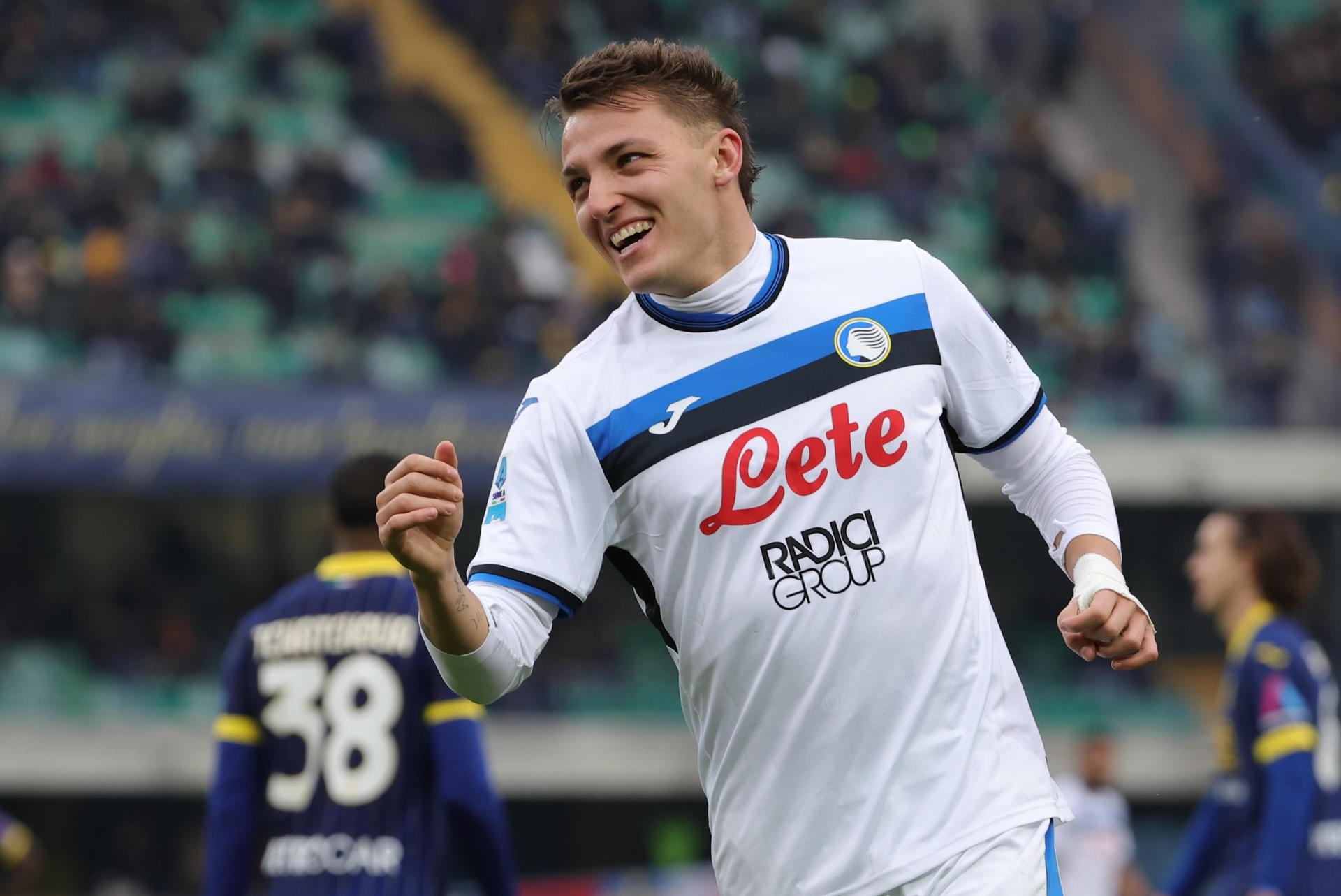 Mateo Retegui le da al póker en Verona