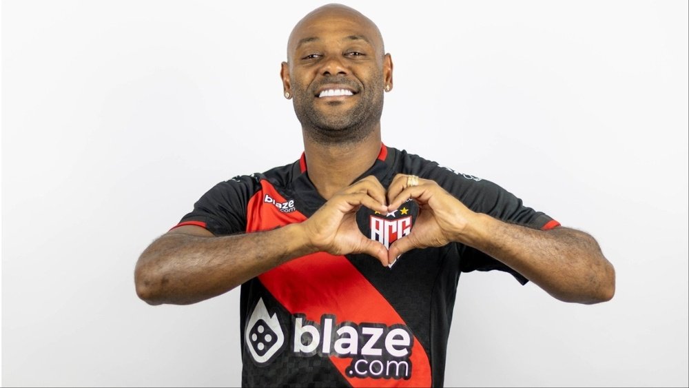 Atlético-GO anuncia atacante Vagner Love. Ingryd Oliveira/@ACGOficial