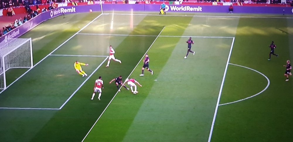 Clattenburg said the goal should not have stood. Screenshot/NBC