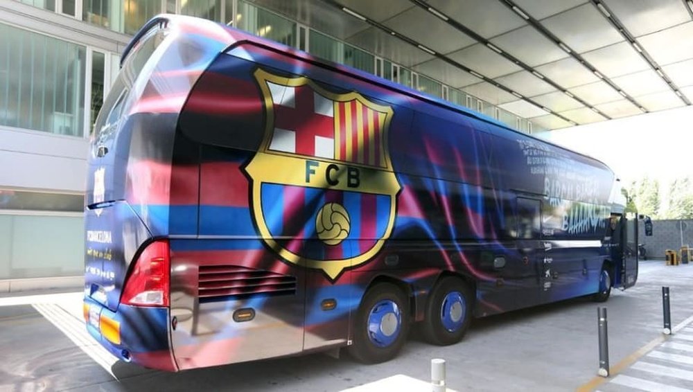 Les plus beaux bus au monde des clubs de foot. Twitter