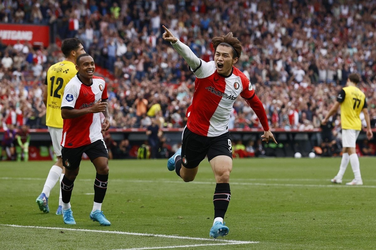 El PSV prosigue con su pleno de victorias después de ganar poe 1-3 al Fortuna Sittard. Peor suerte, pese a ganar, sufrió el Feyenoord, que venció por 2-0 al NAC Breda pero perdió por lesión a Santiago Giménez.