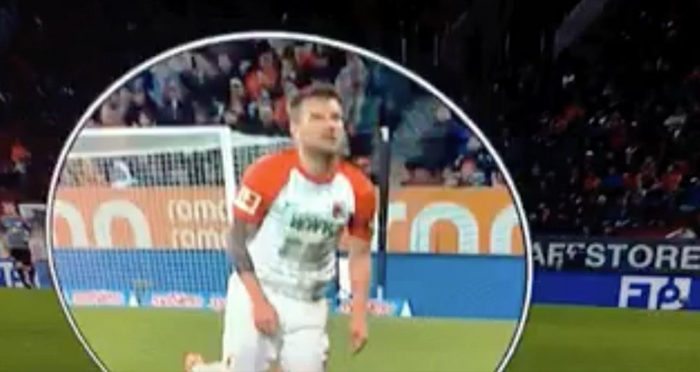 Daniel Baier realizó un gesto obsceno ante el RB Leipzig. Twitter/20minutes
