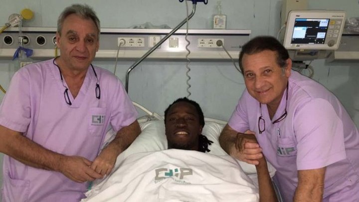 Koné dice adiós a la temporada tras ser operado y el Málaga estudia buscarle sustituto