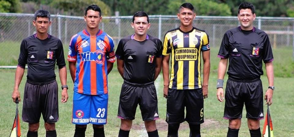 Las lágrimas presiden el último adiós de uno de los futbolistas asesinados en Venezuela